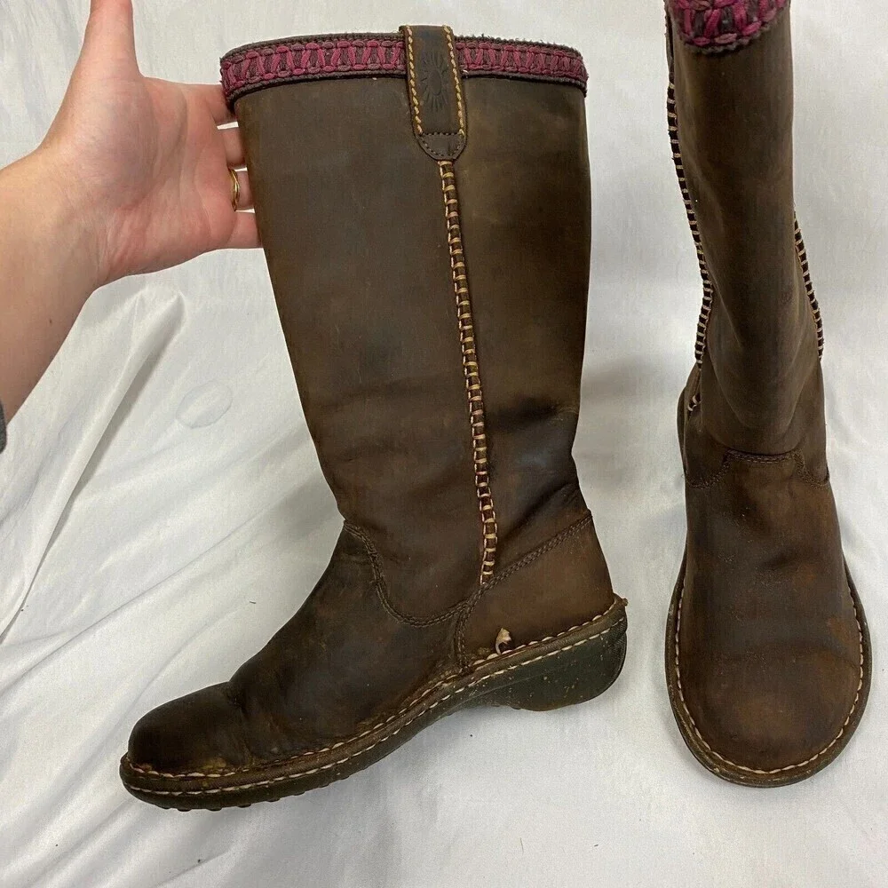 UGG 5139 Women’s Brown Leather Sheepskin Lined Winter Boots Brown Size US 6